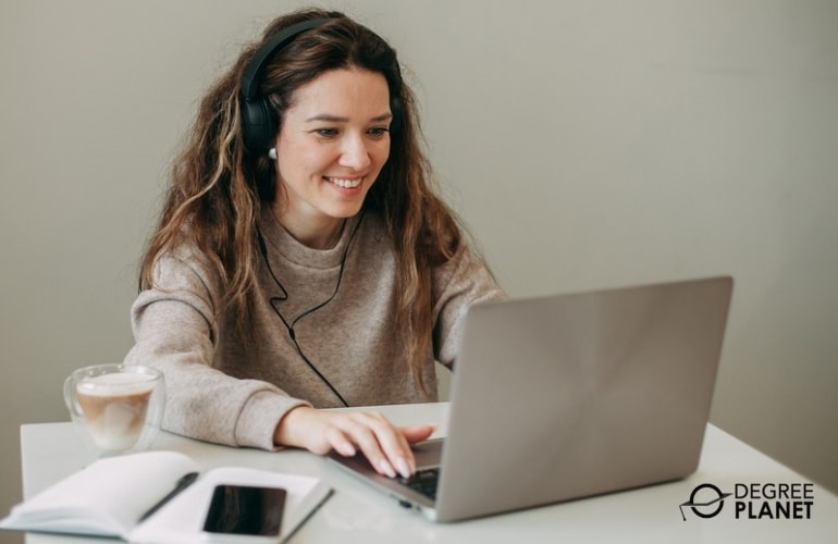 Can You Earn a Pharmacy Degree Online?